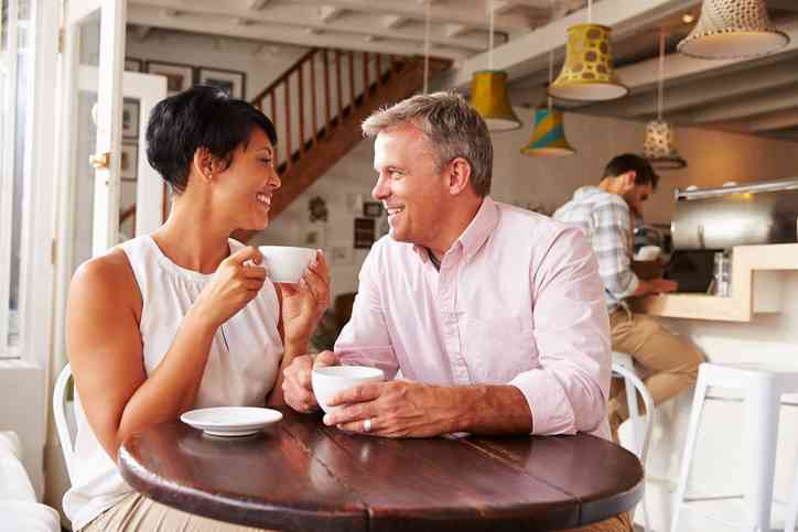 Rediscover Dating: 7 Essential Tips for Over 50’s Women